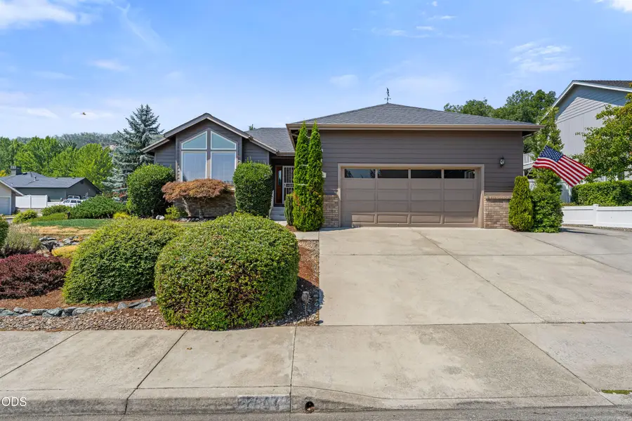 2004 NW Sarum Circle, Grants Pass, OR 97526 - #2