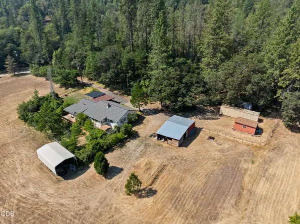 1843 W Evans Creek Road, Rogue River, OR 97537