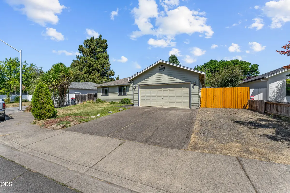 1222 Greentree Way, Central Point, OR 97502 - #1