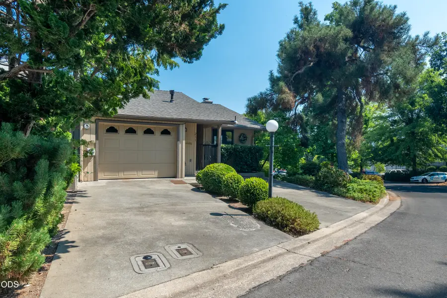 211 Florence Avenue, Medford, OR 97504 - #2