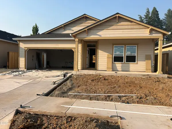 2229 Piazza Drive, Medford, OR 97501
