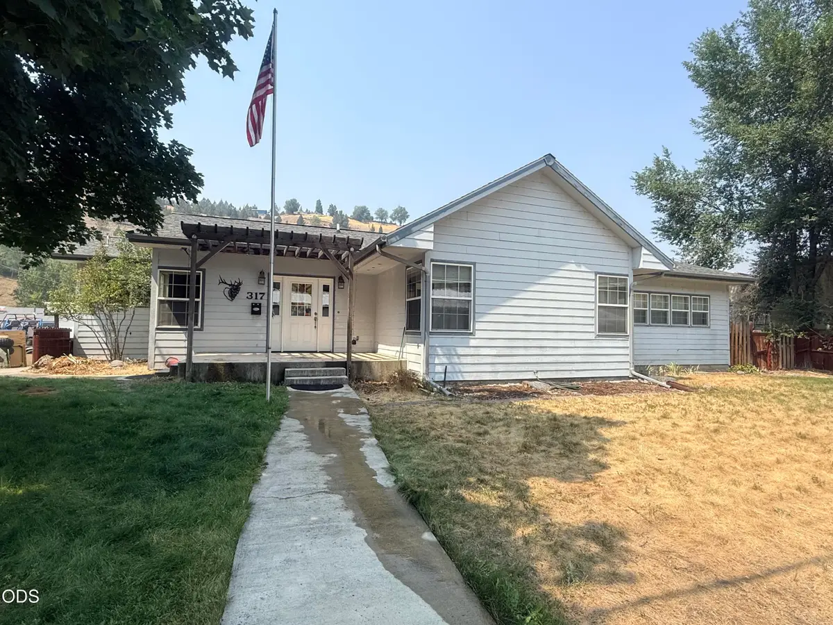 317 S Canyon Boulevard, John Day, OR 97845 - #1