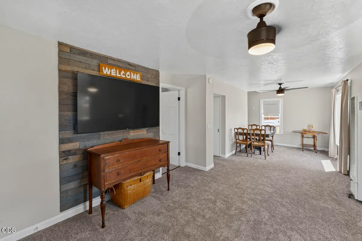 425 SW Burgess Street, Grants Pass, OR 97526 - #1