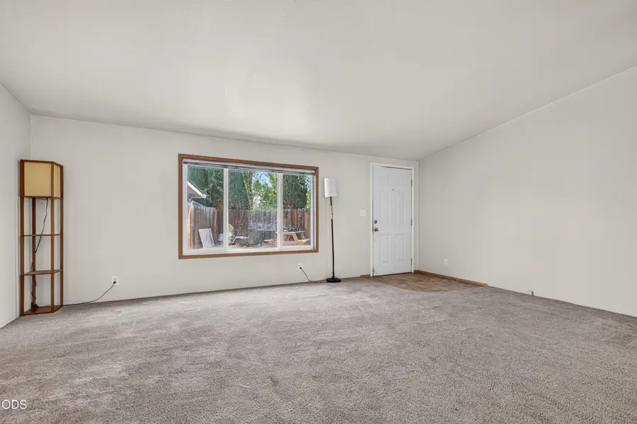 140 Taylor Street, Talent, OR 97540 - #2