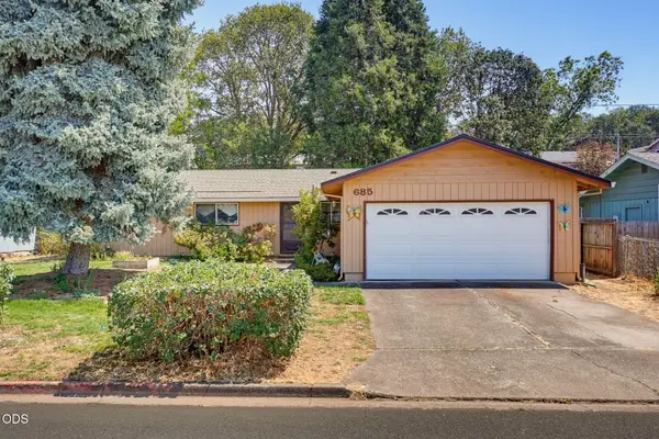 685 Talbot Street, Eagle Point, OR 97524