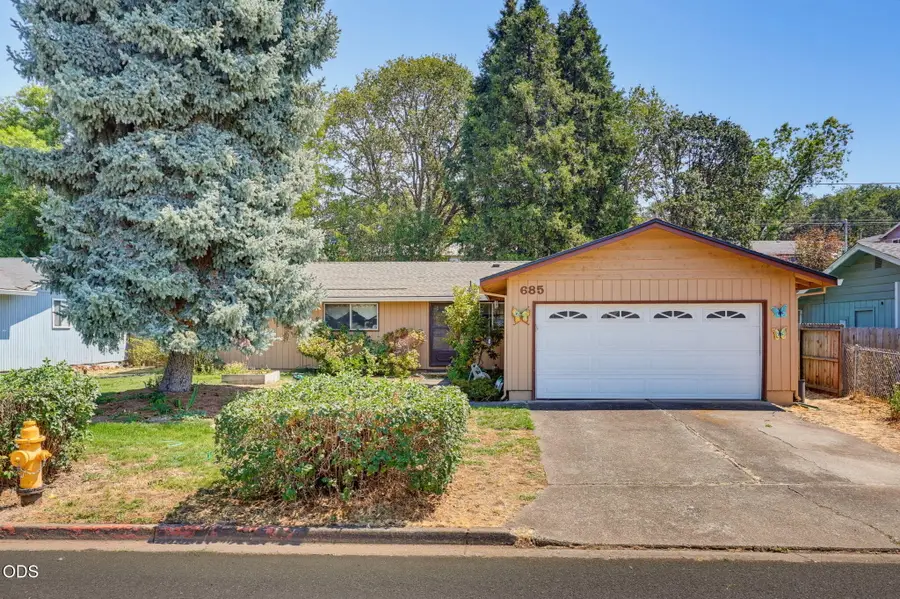 685 Talbot Street, Eagle Point, OR 97524 - #2