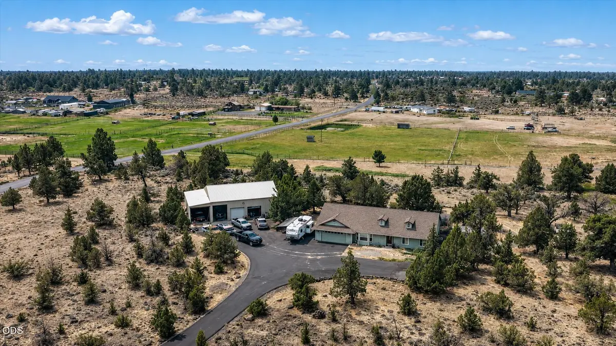 118 SW Bent Loop, Powell Butte, OR 97753 - #1