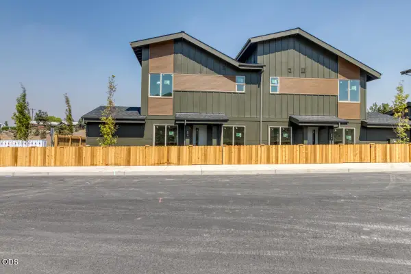896 SE Aquila Drive, Madras, OR 97741