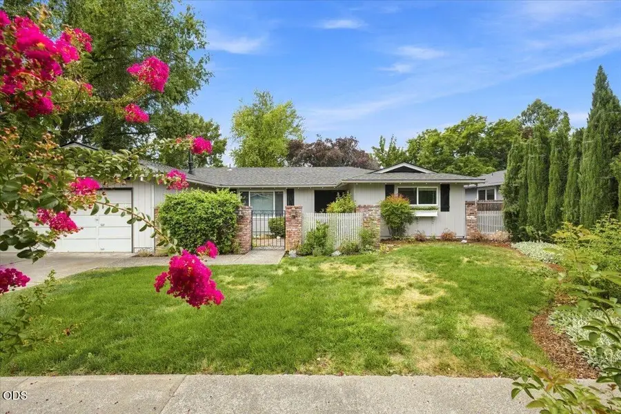 2905 El Dorado Drive, Medford, OR 97504 - #2