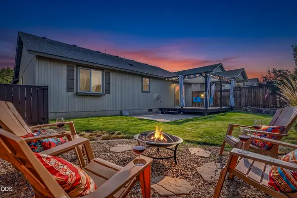 3595 SW Pumice Place, Redmond, OR 97756