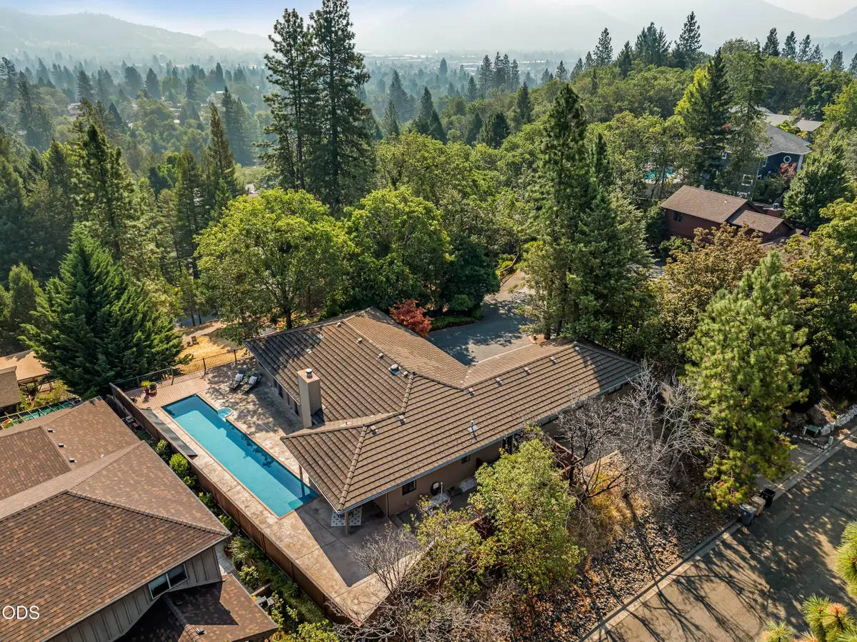 1615 NW Olmar Drive, Grants Pass, OR 97526 - #1