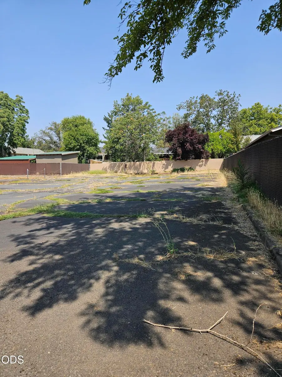 Way Way #6300, Medford, OR 97504 - #2