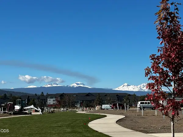 3899 NE Petrosa Avenue, Bend, OR 97701