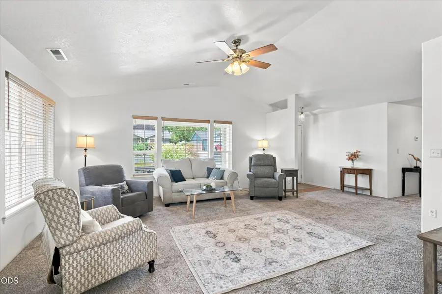 468 Westminster Drive, Eagle Point, OR 97524 - #3