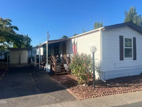 2385 Table Rock Road #SPC 2, Medford, OR 97501