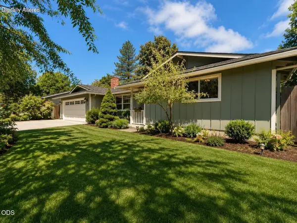 435 E C Street, Jacksonville, OR 97530