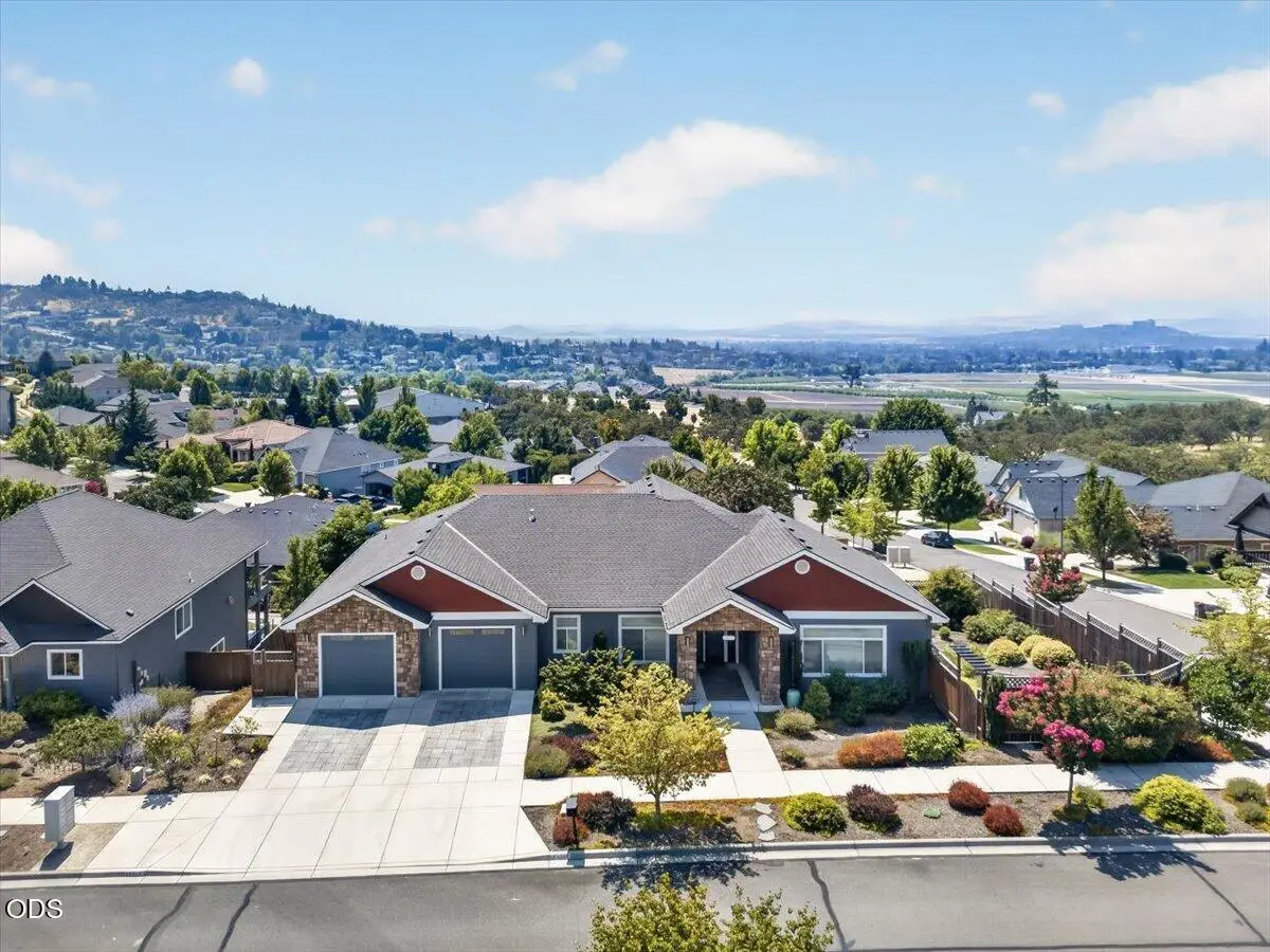 4200 Falcon Ridge Terrace, Medford, OR 97504 - #1