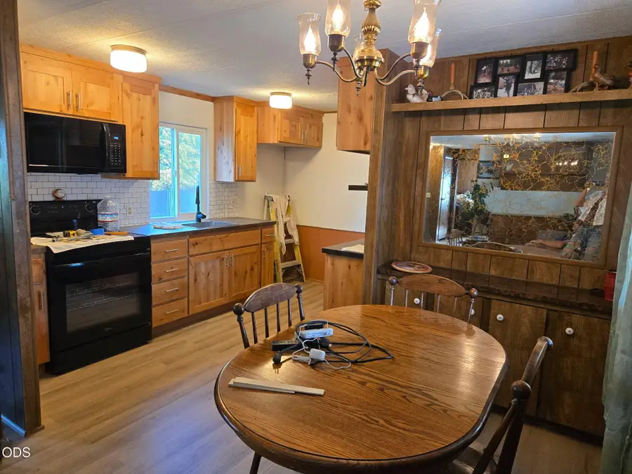 515 E Main Street, Rogue River, OR 97537 - #2