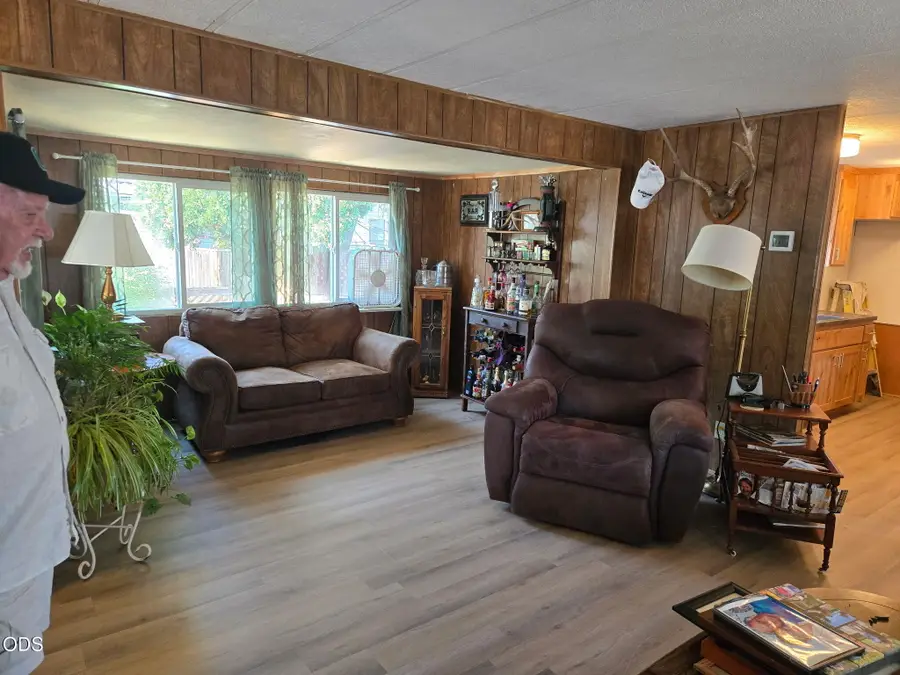515 E Main Street, Rogue River, OR 97537 - #3