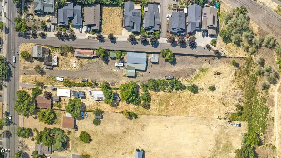 219 N Mountain Avenue, Ashland, OR 97520 - #2
