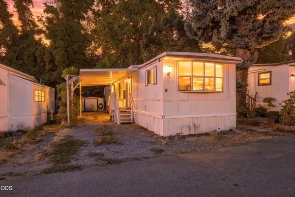 7001 Rogue River Highway #SPC 3, Grants Pass, OR 97527
