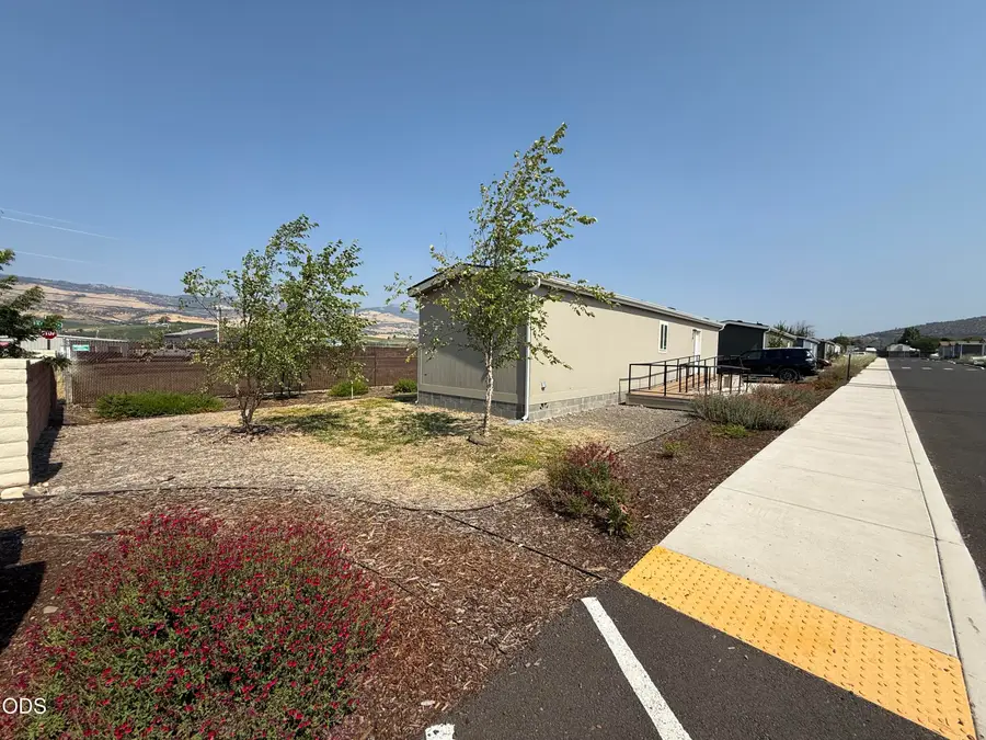 460 Arnos Street #87, Talent, OR 97540 - #2