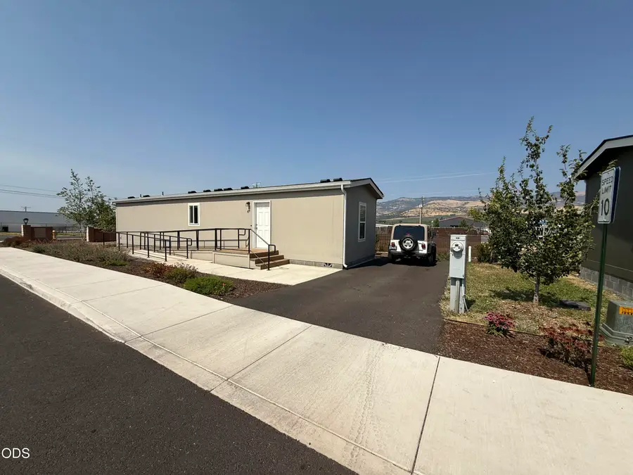 460 Arnos Street #87, Talent, OR 97540 - #3