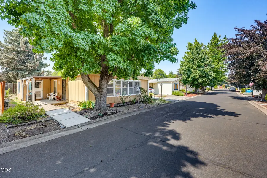 4624 S Pacific Highway #12, Phoenix, OR 97535 - #3