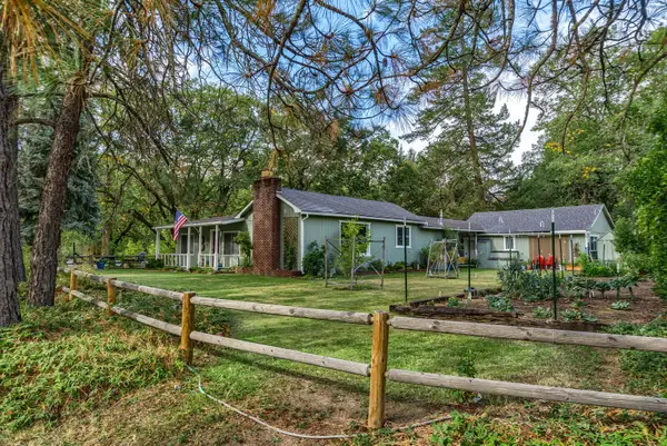 28 Galls Creek Road, Gold Hill, OR 97525