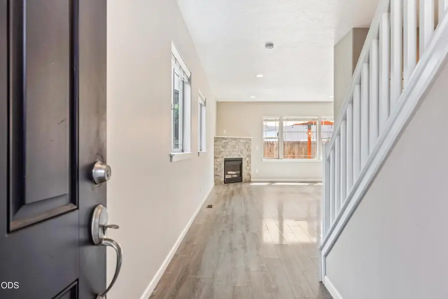 3022 NW Boxelder Avenue, Redmond, OR 97756 - #2