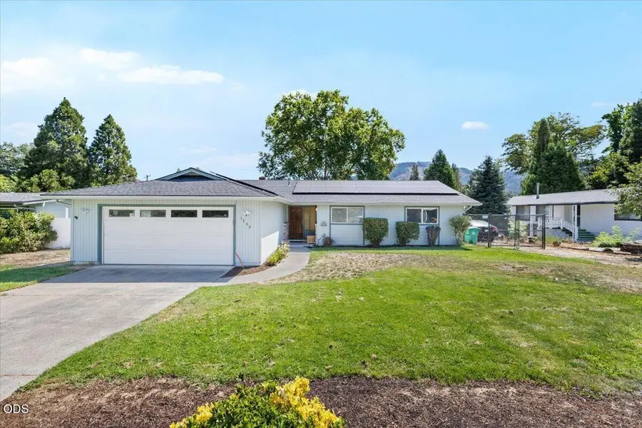 1735 Parkdale Drive, Grants Pass, OR 97527 - #2