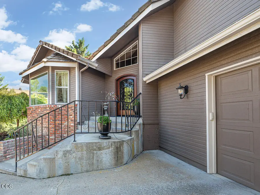 335 Mountain View Boulevard, Klamath Falls, OR 97601 - #3