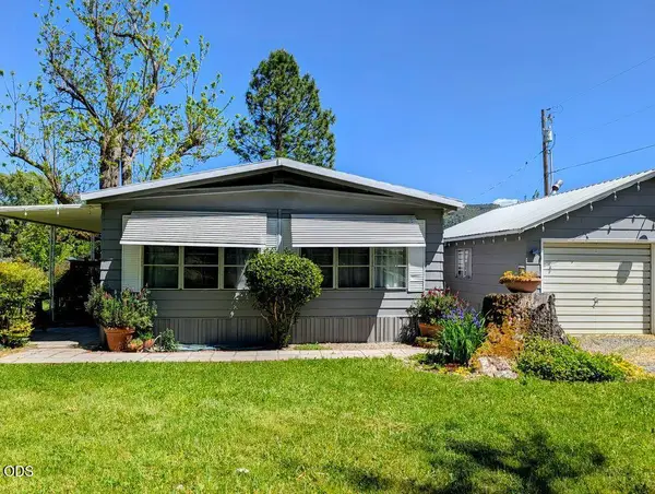 3745 Rogue River Highway, Gold Hill, OR 97525