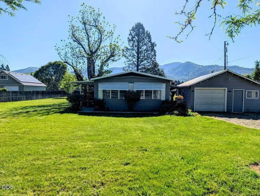 3745 Rogue River Highway, Gold Hill, OR 97525 - #2