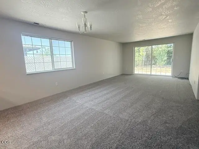 1004 Glengrove Avenue, Central Point, OR 97502 - #3