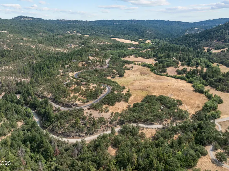 271 Cove Road, Ashland, OR 97520 - #3