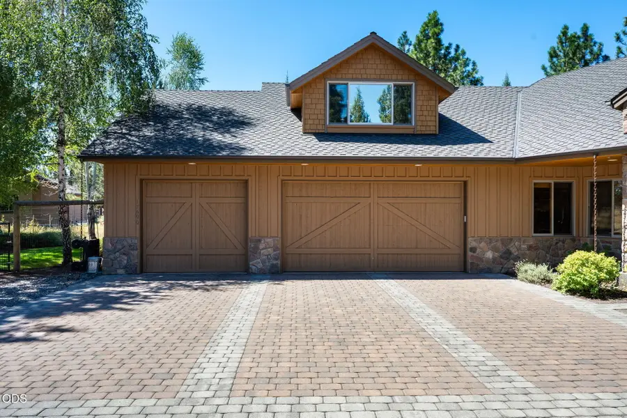 17690 Mountain View Road, Sisters, OR 97759 - #3