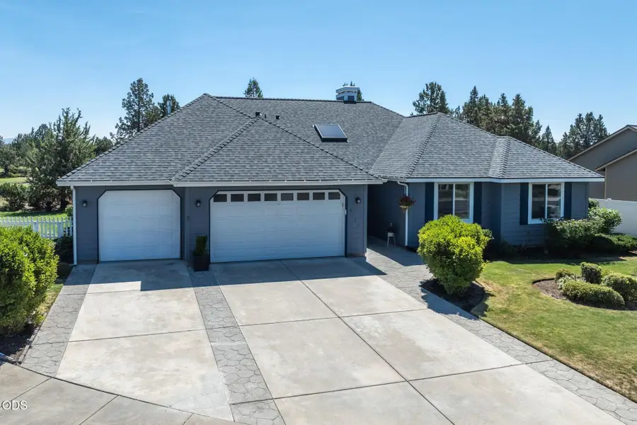 4318 SW Tommy Armour Court, Redmond, OR 97756 - #2