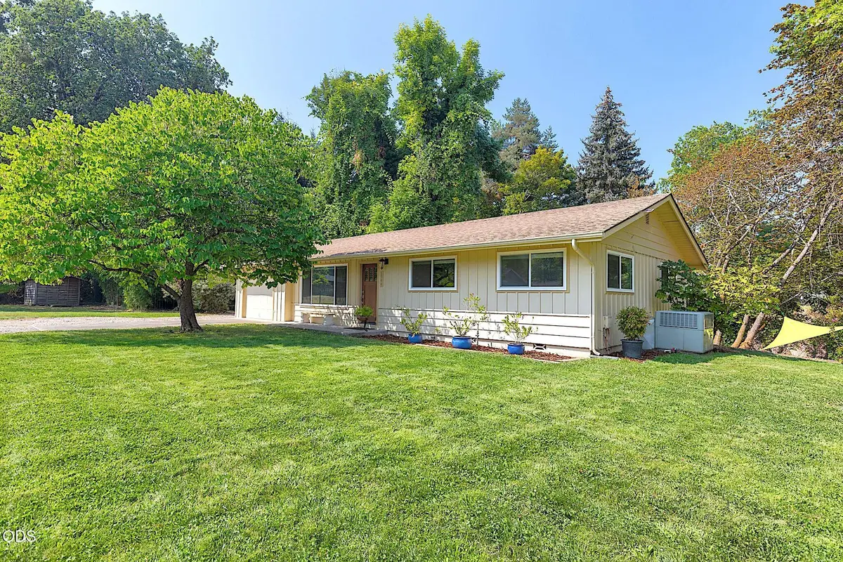 1744 Overland Drive, Grants Pass, OR 97527 - #1