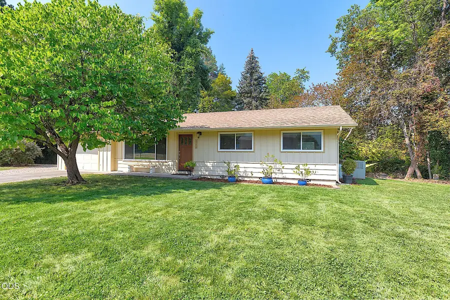 1744 Overland Drive, Grants Pass, OR 97527 - #2