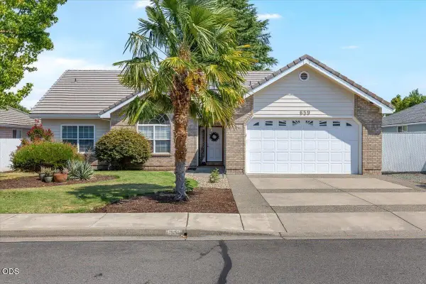 659 Jackson Creek Drive, Central Point, OR 97502
