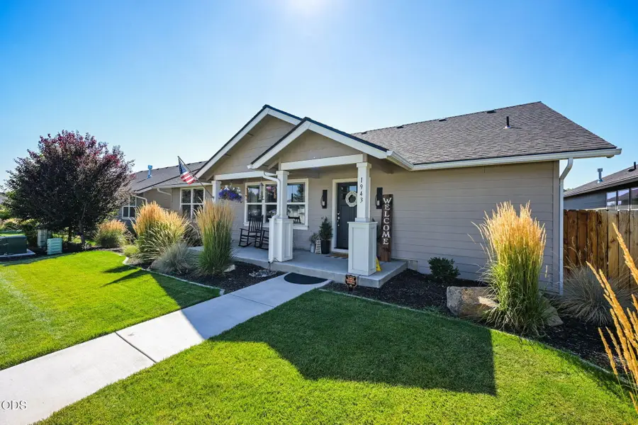 1943 NE 5th Street, Redmond, OR 97756 - #2
