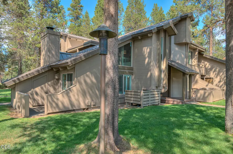 17636 Tennis Village Court, Sunriver, OR 97707 - #3