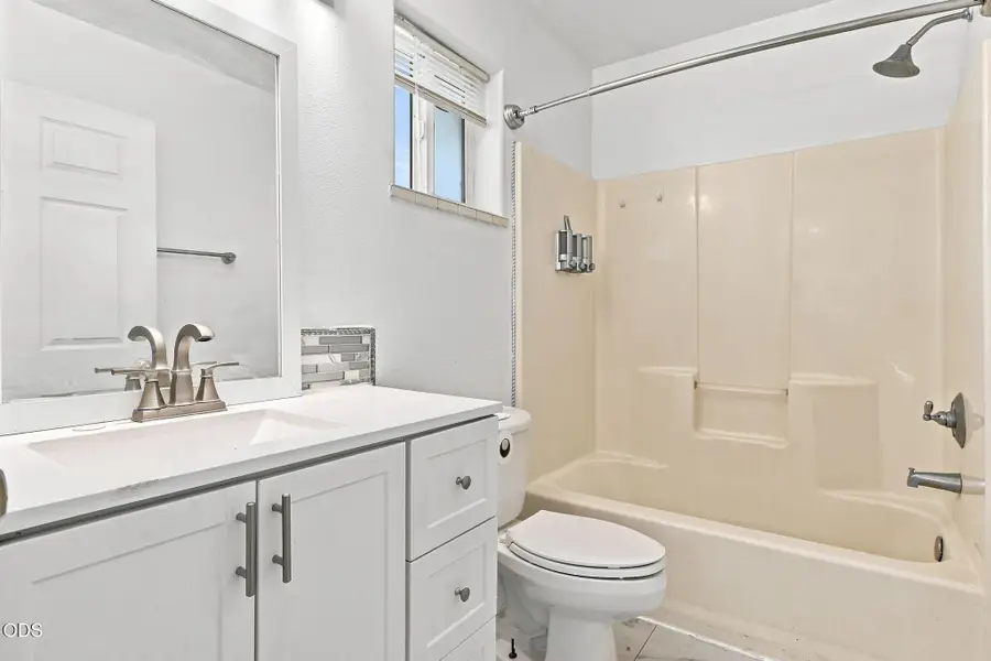 841 W 11th Street, Medford, OR 97501 - #2