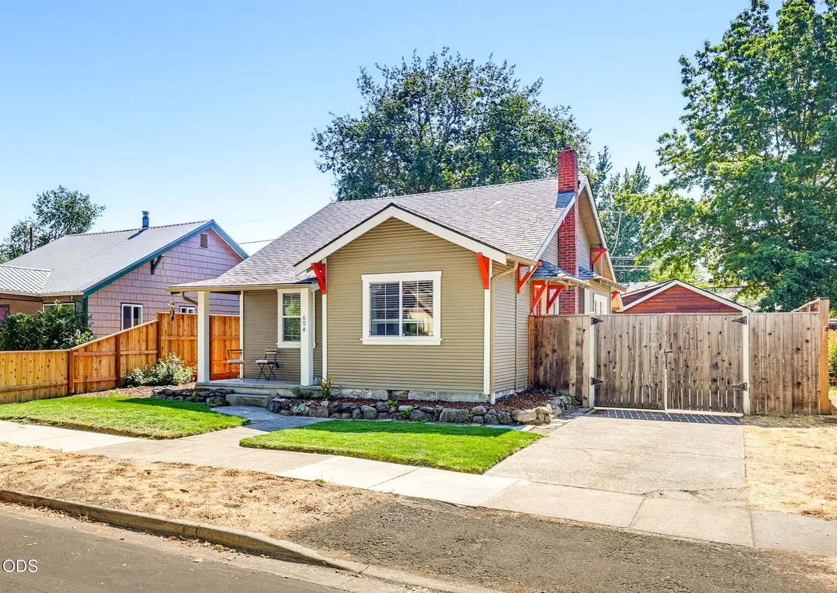 604 S Ivy Street, Medford, OR 97501 - #1