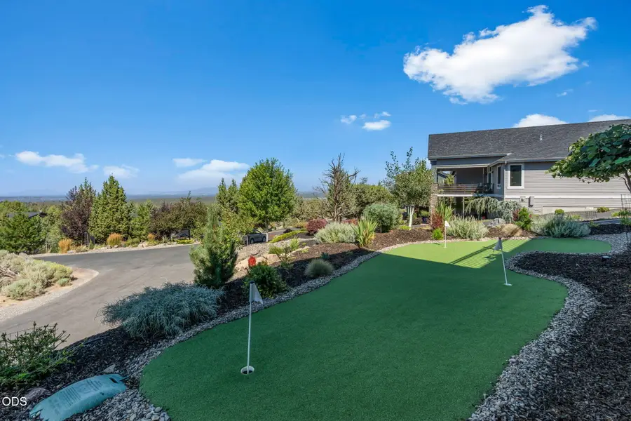 10504 Bitterbrush Court, Redmond, OR 97756 - #3