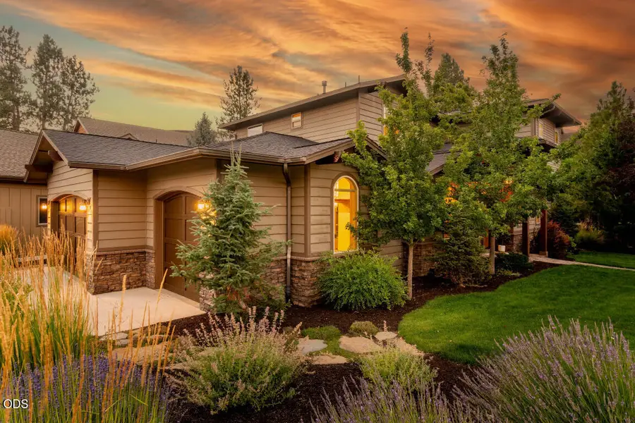 60970 Woods Valley Place, Bend, OR 97702 - #2