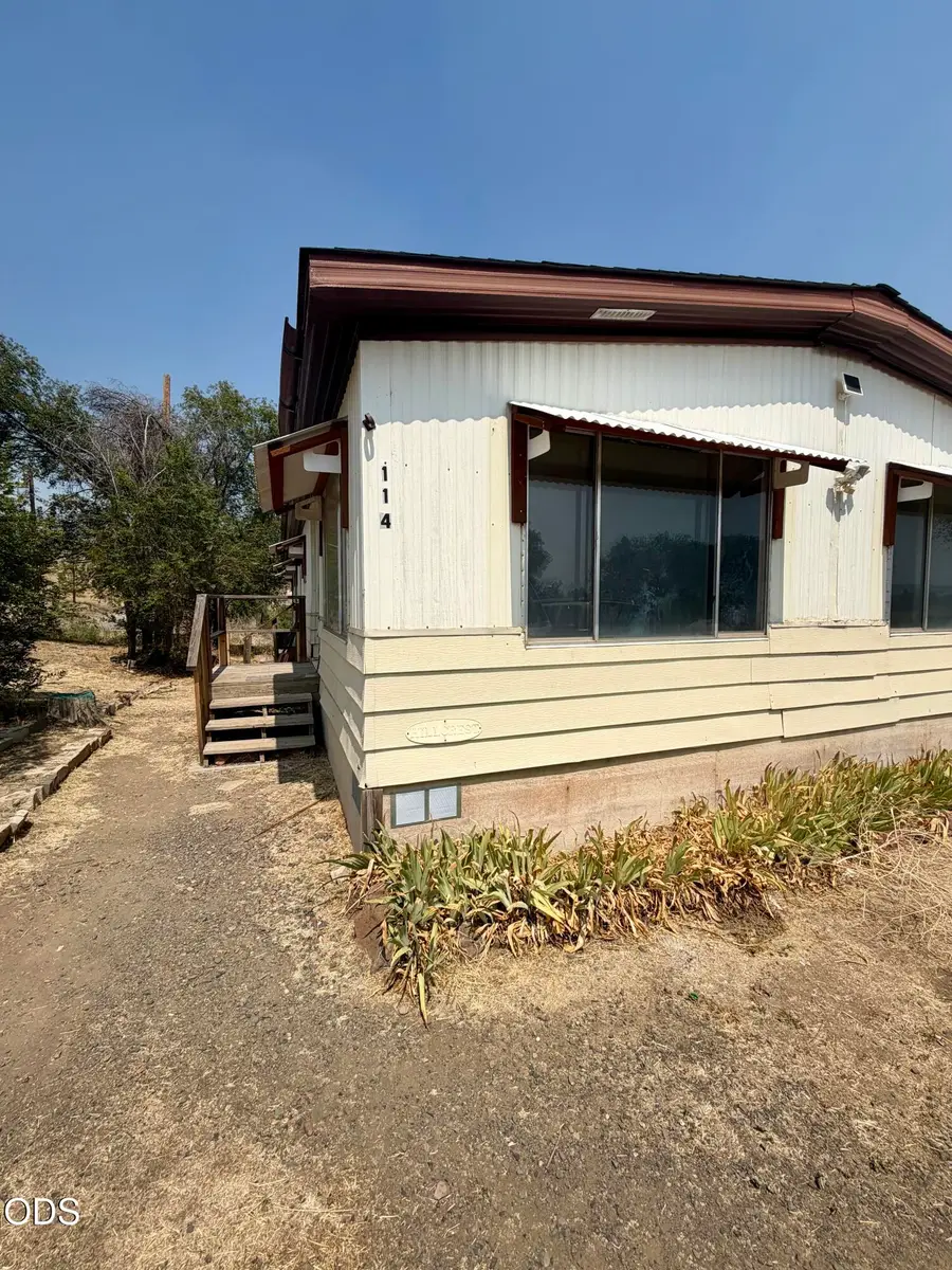 114 NE Jefferson Street, Madras, OR 97741 - #2