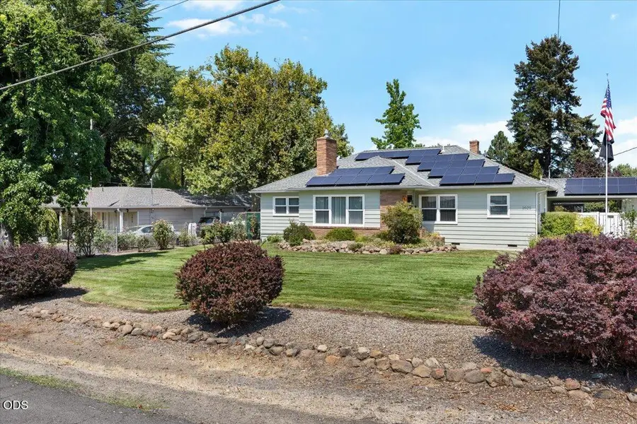 1625 Grand Avenue, Medford, OR 97504 - #2