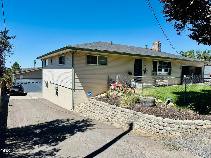 1814 Carlson Drive, Klamath Falls, OR 97603 - #2